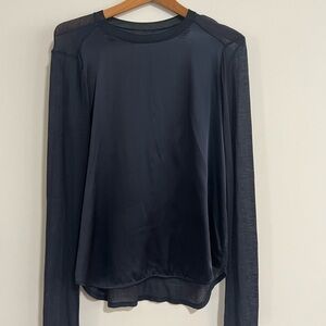 Vince Silky Front Sheer Back Sweater. Size 4-6. Pristine Condition